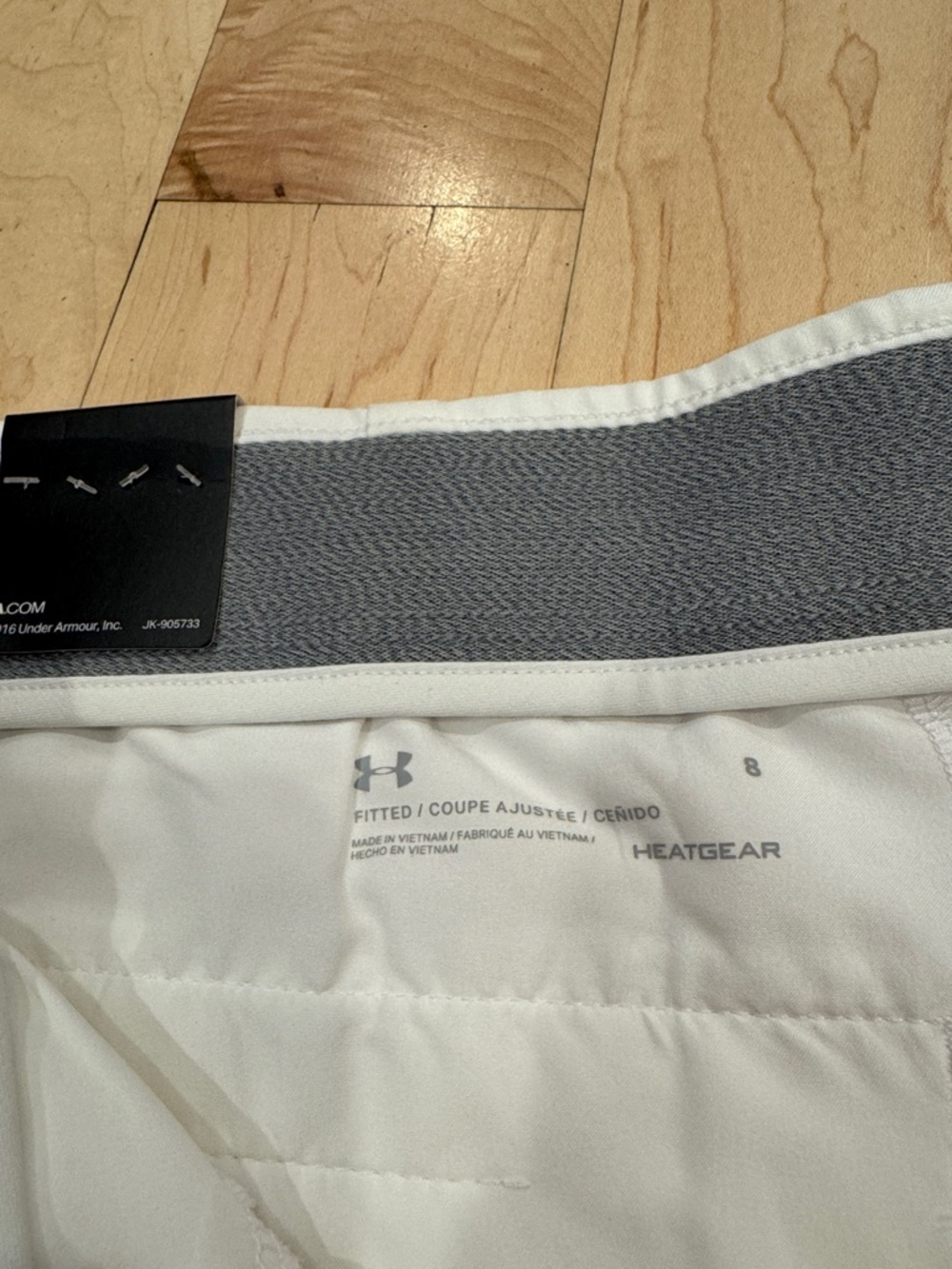 Under Armour Women’s White Heat Gear Athletic Shorts - Picture 3 of 6